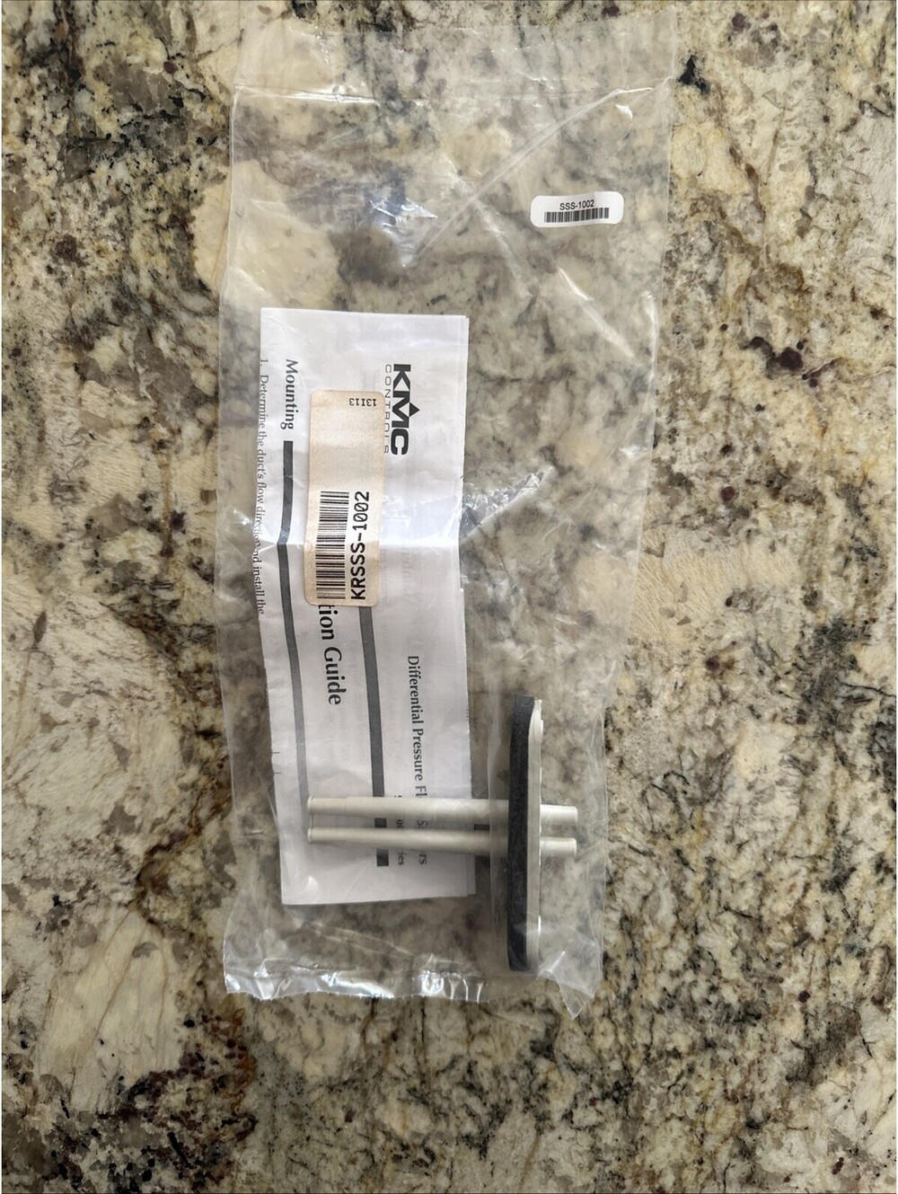 KMC SSS-1002 Differential pressure flow sensor NEW + FAST SHIPPING